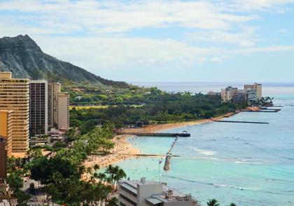 Waikiki Beachcomber by Outrigger - image 3